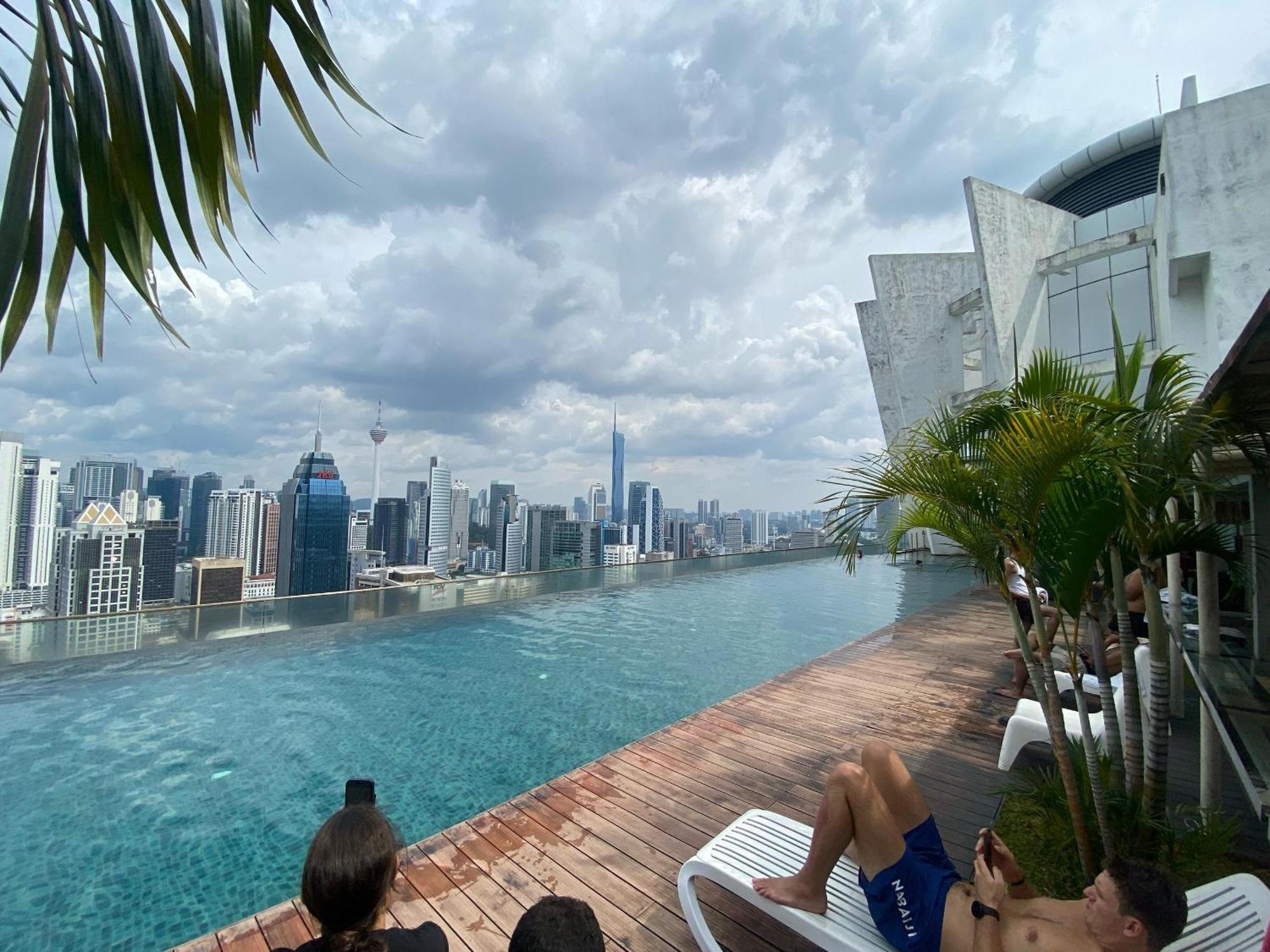 Skyfloat Infinity Hostel Kuala Lumpur Exterior photo